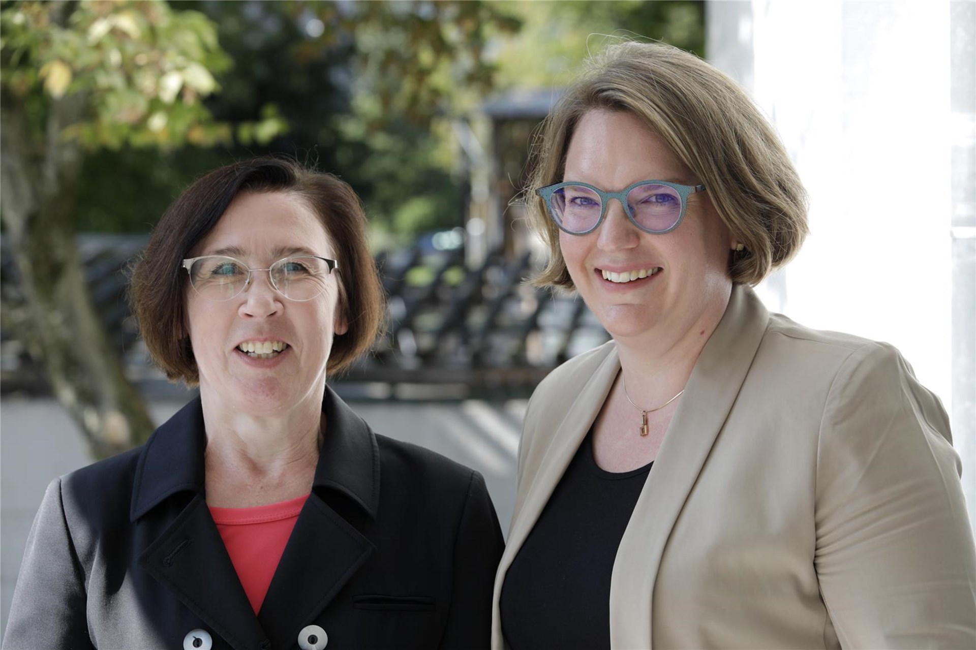 Zwei Frauen aus dem Netzwerk Alter und Pflege der Caritas Rottenburg Stuttgart