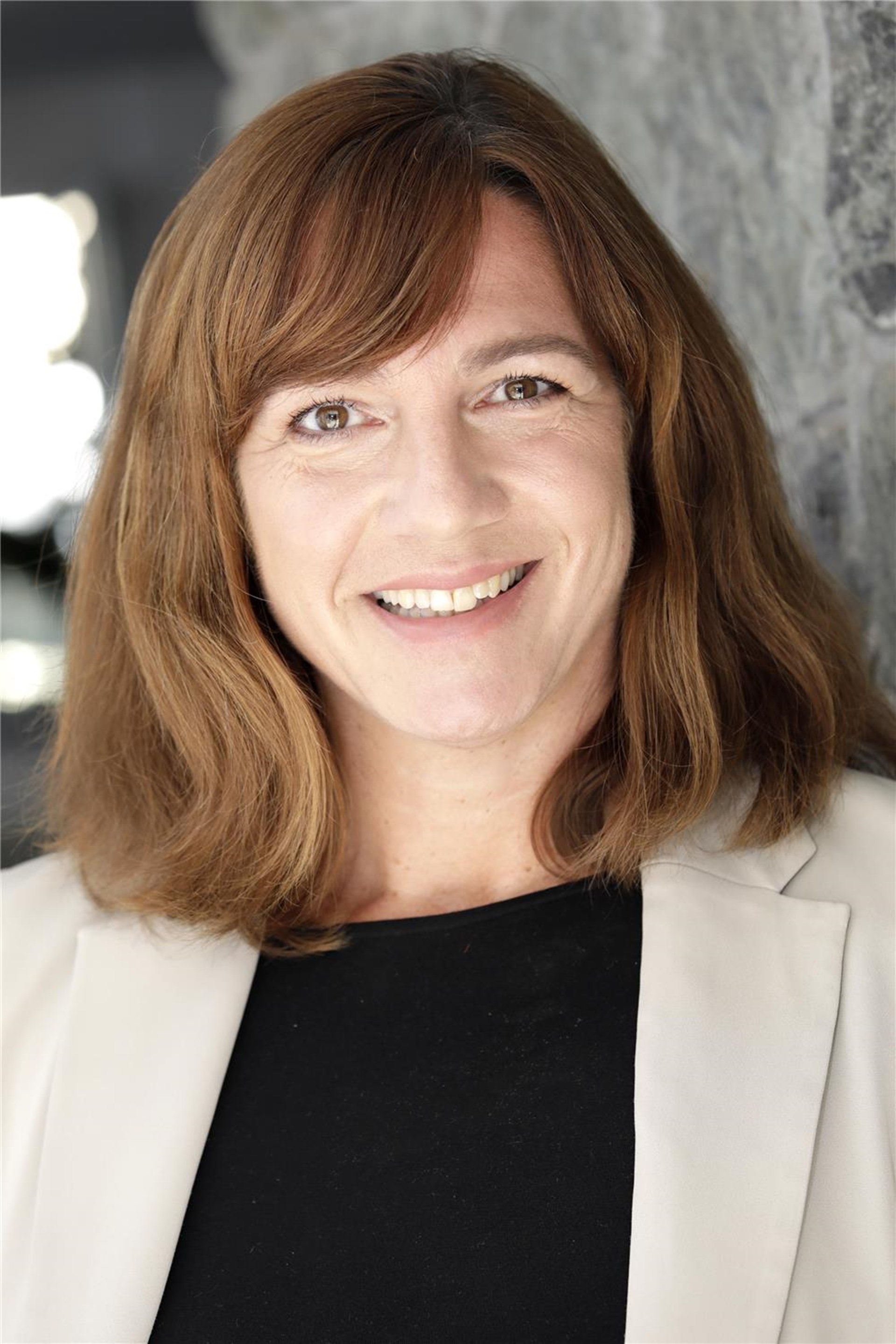 Eine Frau lächelt